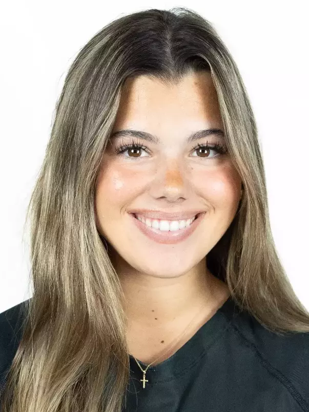 Shannon Dworaczyk headshot