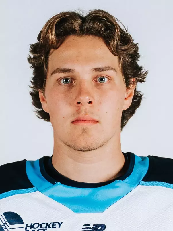 Russell_Charlie headshot