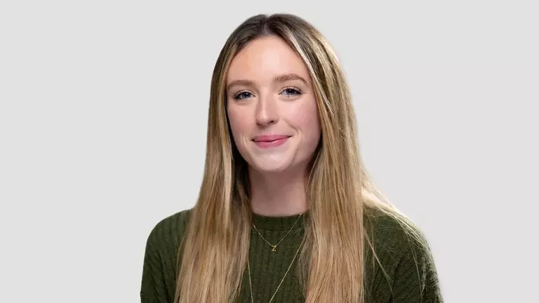 Zoe Furber's headshot for outstanding grad honor