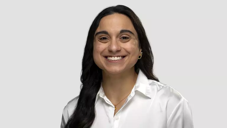 Isabelle Irani posed photo for co-salutatorian accolade