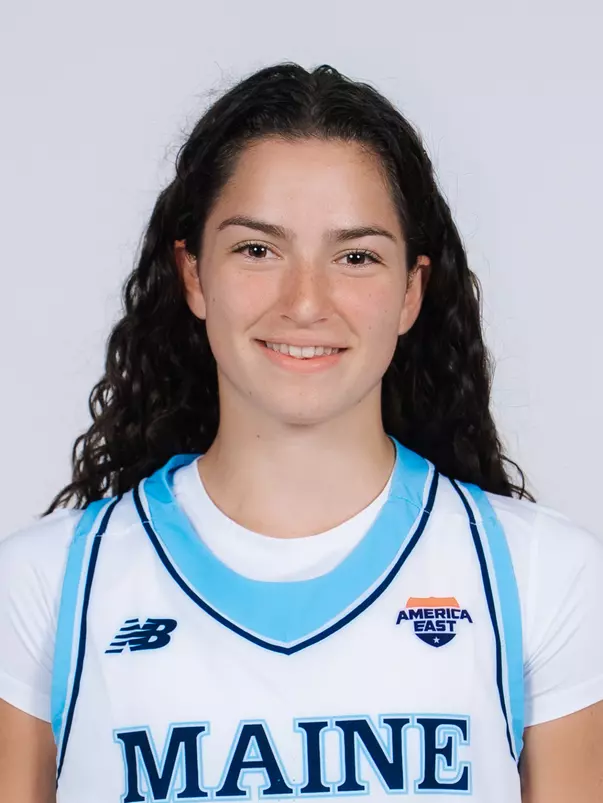 Ava Sewall headshot