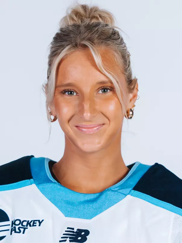 Raegan Wurm Headshot