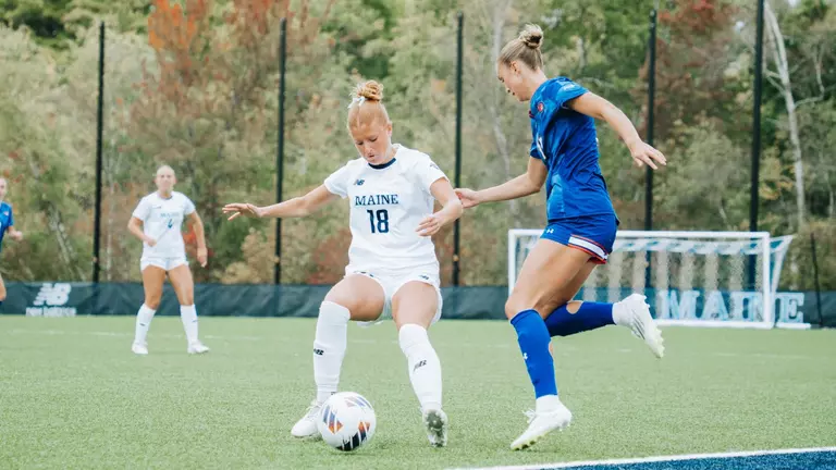 Audrey Palmer with the ball.