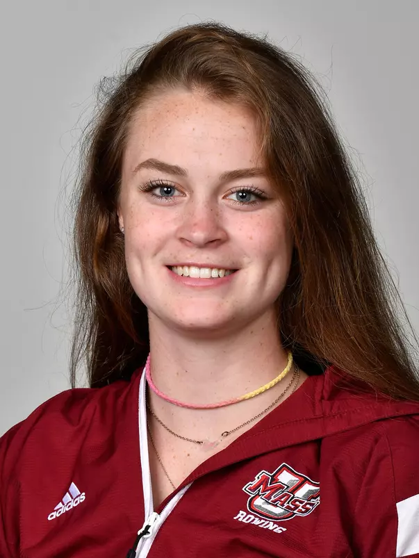 Elizabeth Connolly Headshot