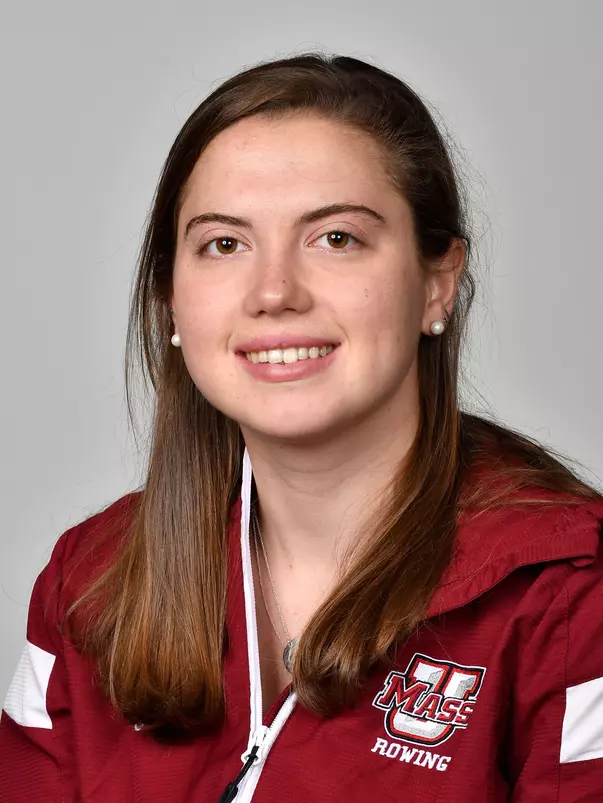 Caroline Gosnear Headshot