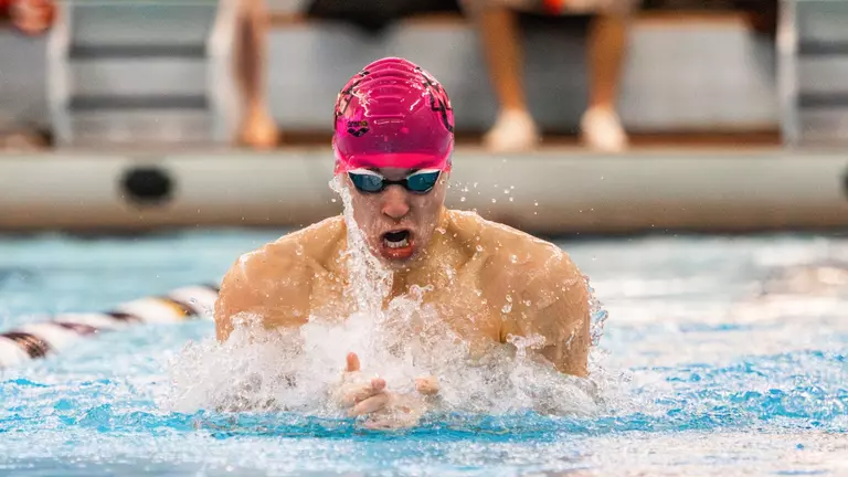 Swimming & Diving Conclude Competition At Terrier Invite