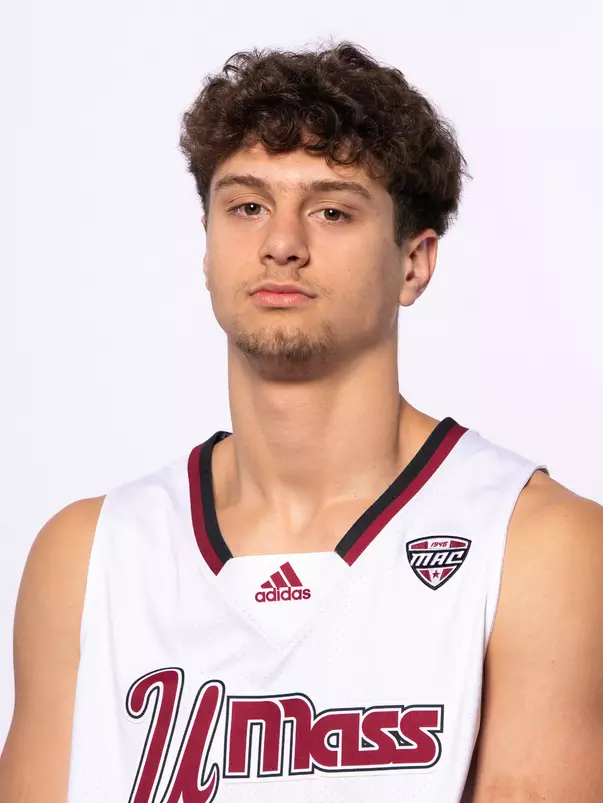 Noa Zemjlic Headshot