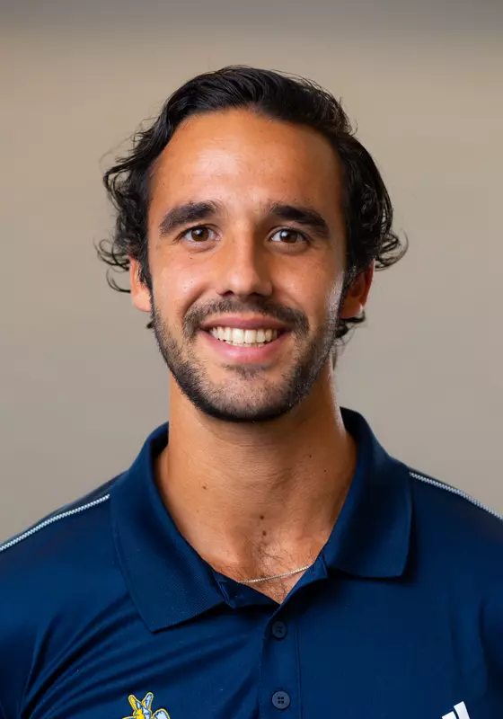 Daniel Izadifar Headshot 2019