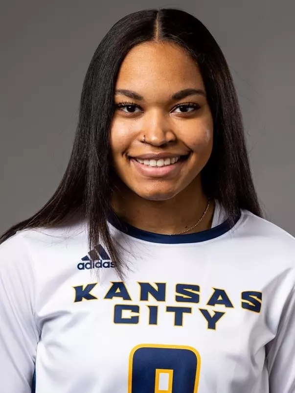 Garionna Pearl Headshot 2021