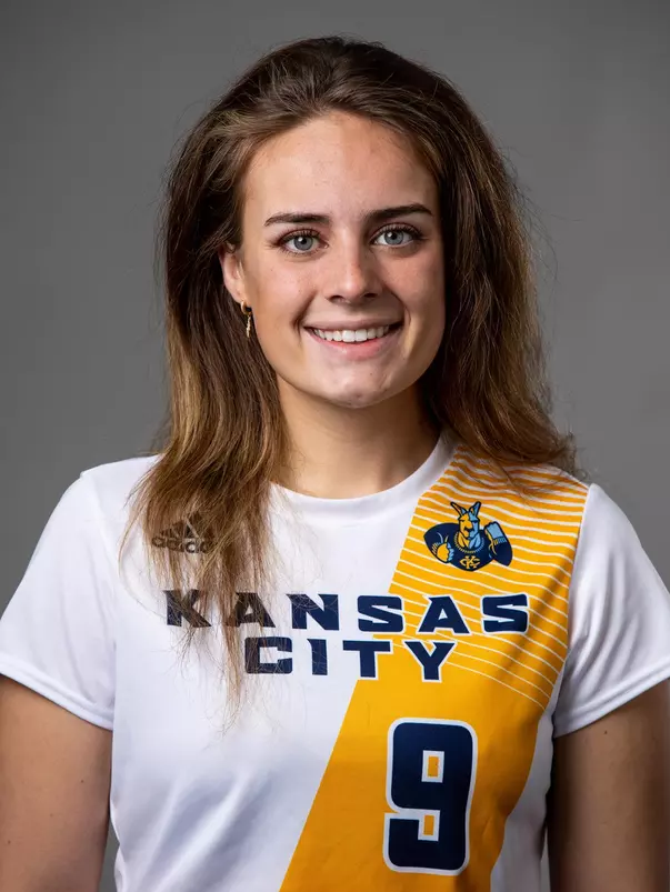 Amanda Hamm Headshot