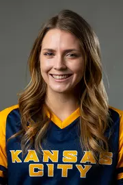 Faith Willis Headshot
