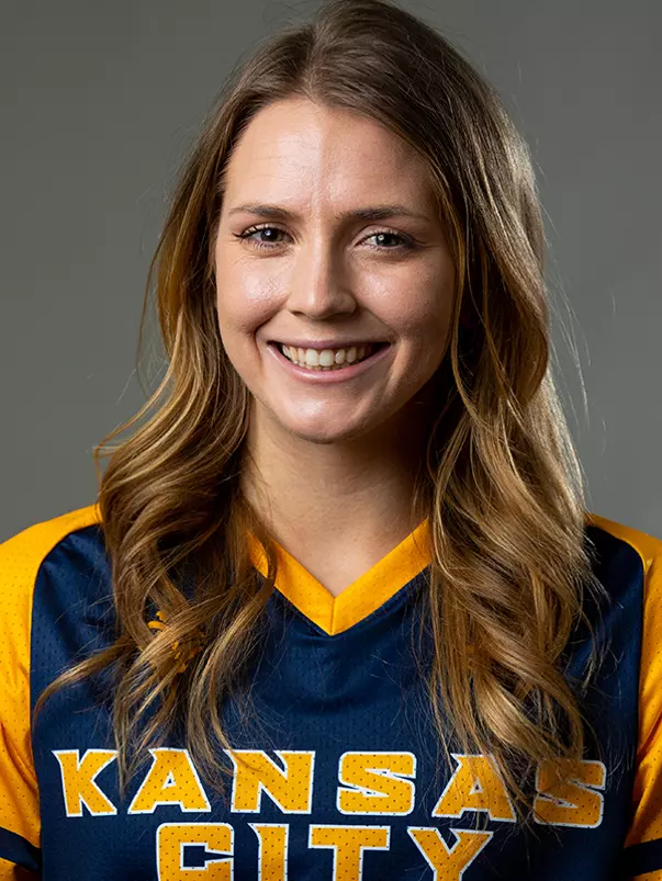 Faith Willis Headshot