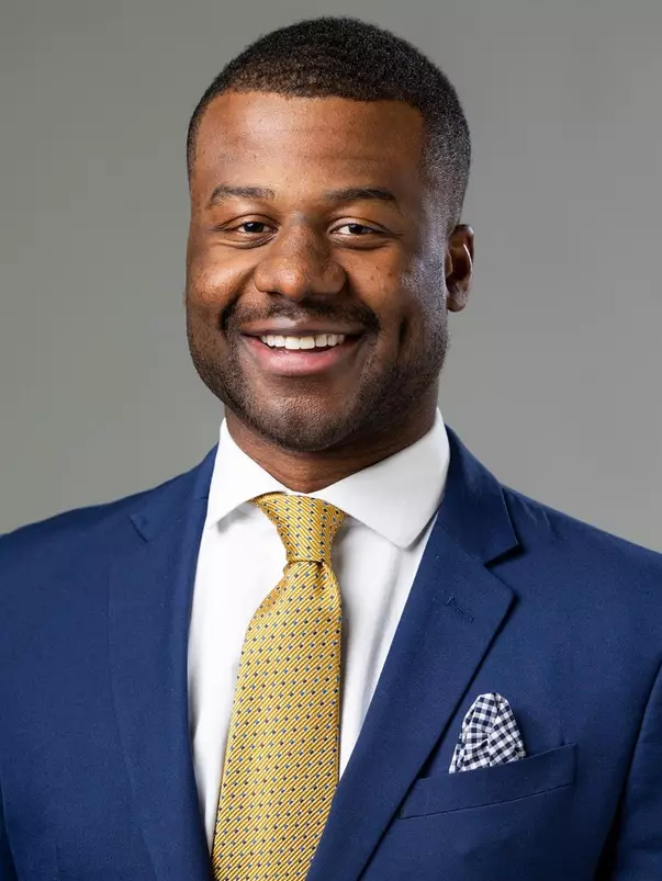 Robert Edwards Headshot