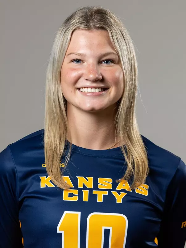 2022 Devynn Day Headshot