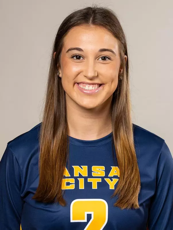 2022 Peyton Van Nest Headshot