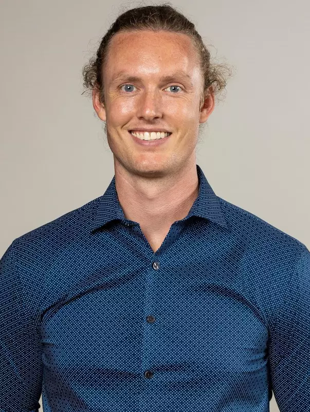 2022 Zach Warring Headshot