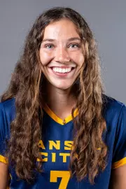 2022 Sophia Grantham Headshot
