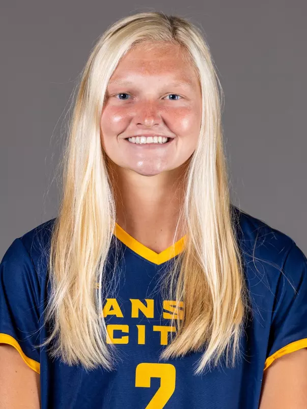 2022 Emma Wilson Headshot