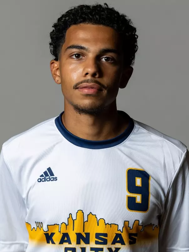 Eliott Labeth 2022 Headshot