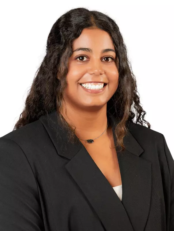 Hunter Bentley Headshot 2023