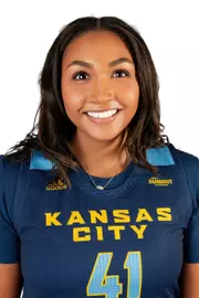 Jocelyn Ewell Headshot 2023