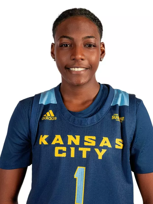 Raychel Jones Headshot 2023