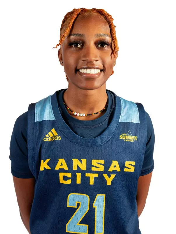 Lisa Thomas Headshot 2023