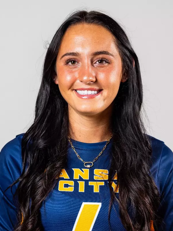 Sydney Huyck 2023 Headshot