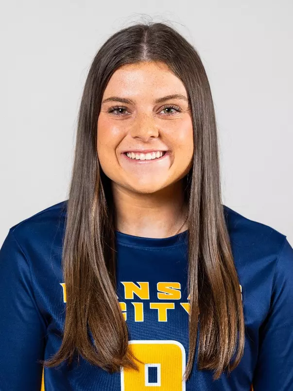 McKenzie Moburg 2023 Headshot