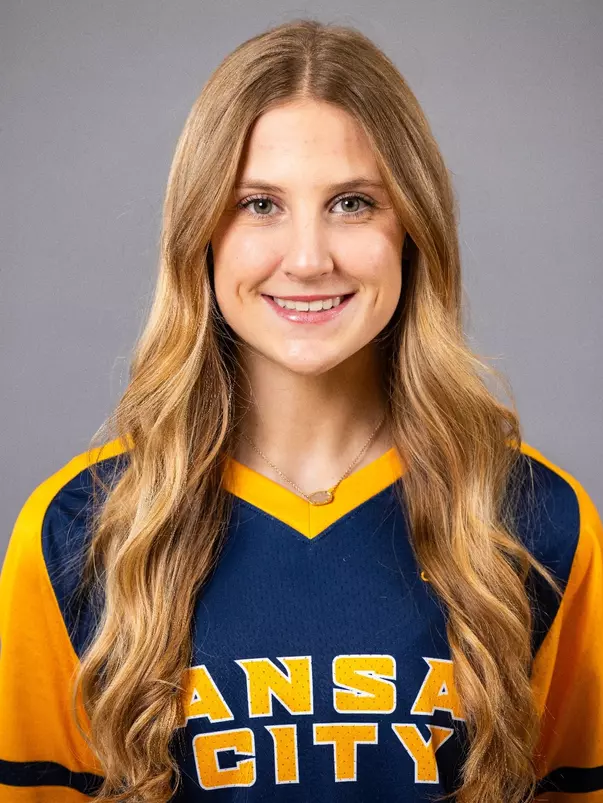 Chloe Kohnhorst 2024 Headshot