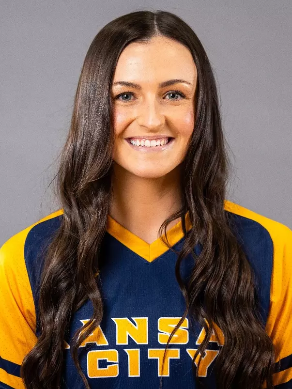 Sydney Nichols 2024 Headshot