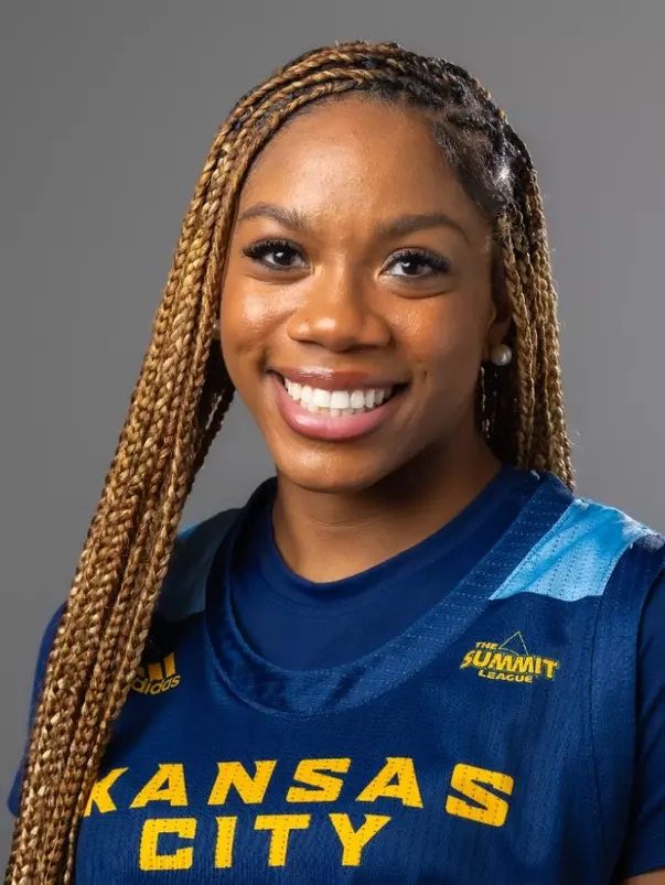 Elauni Bennett Headshot 2024