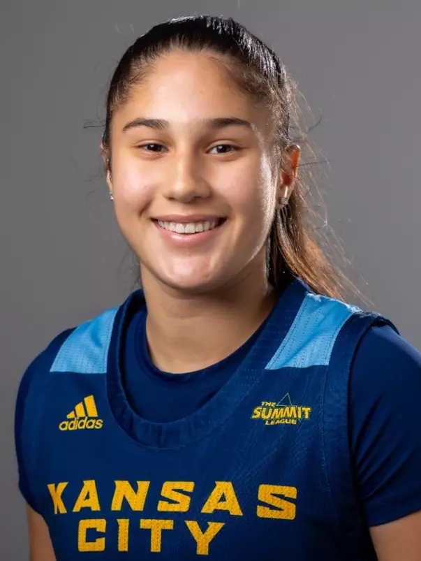 Alyssa Febres Headshot 2024