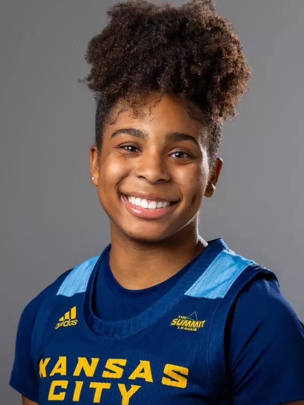 Nikole Thomas Headshot 2024