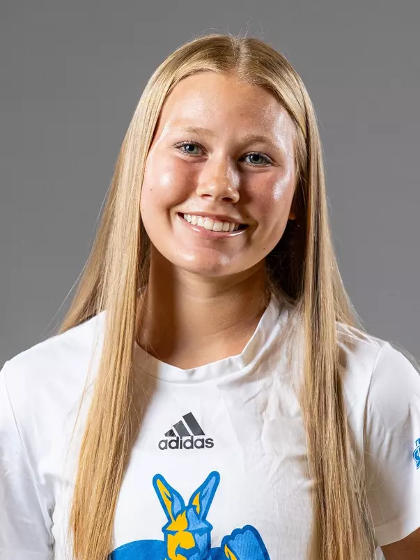 Anna Curtis 2024 Headshot