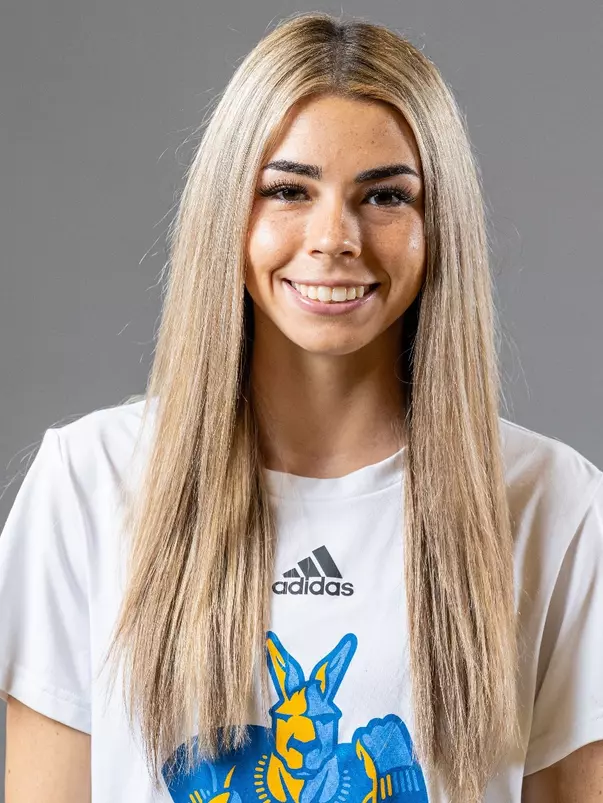 Raven Estes 2024 Headshot