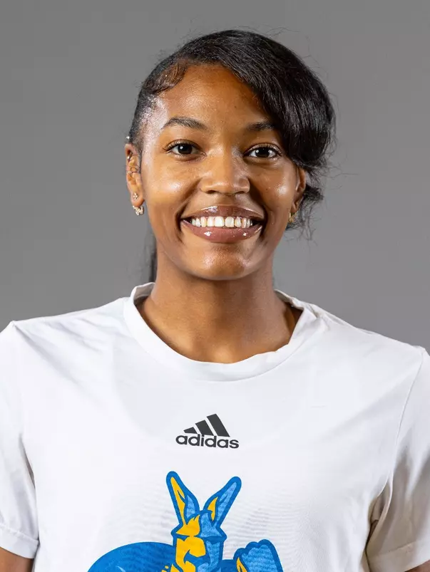 Teresa Thomas 2024 Headshot