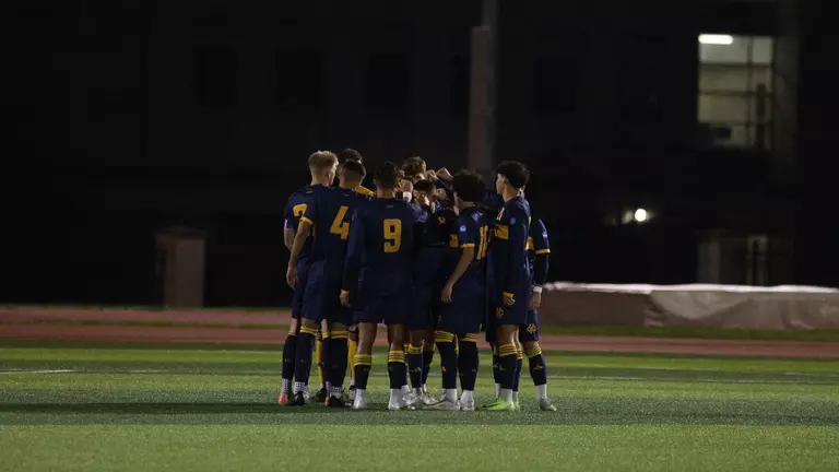 Team huddle vs. MoSt