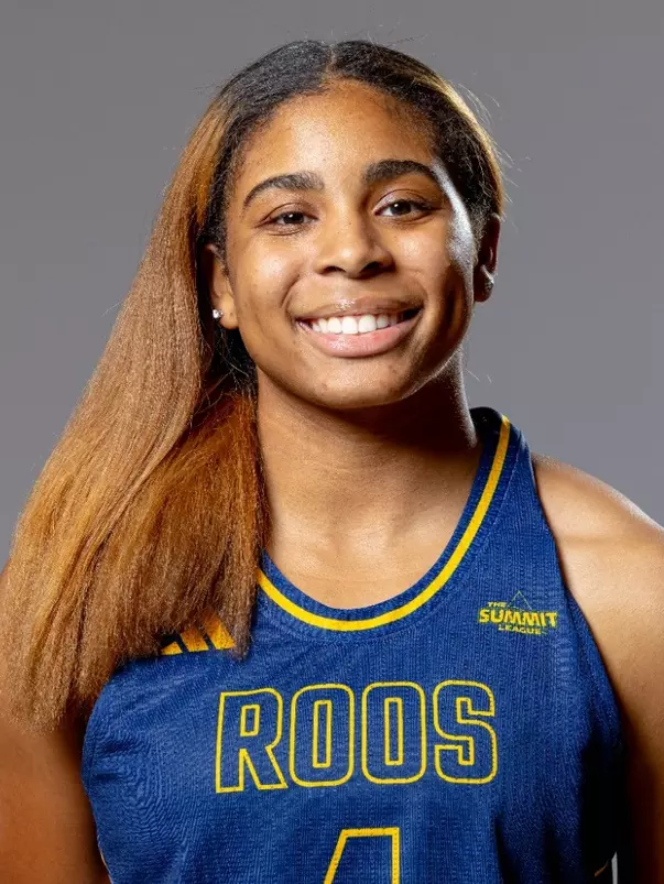 Nikole Thomas 2025 Headshot