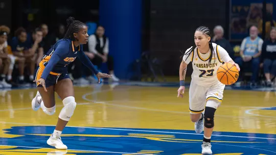 The KC Roos faced up against the UTEP Miners, playing a close game through the first half. Even with consistent effort through to the final seconds, the Roos fell to the Miners with a final score of 75-64.