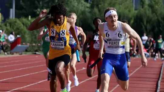 Tory Lanham 4x400m photo finish