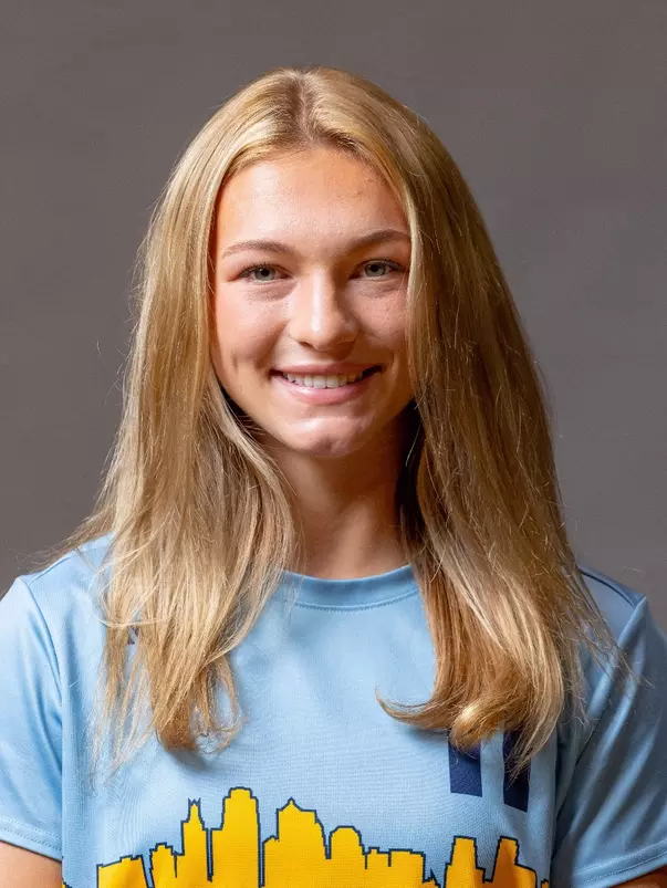 KINSLEY SMITH HEADSHOT