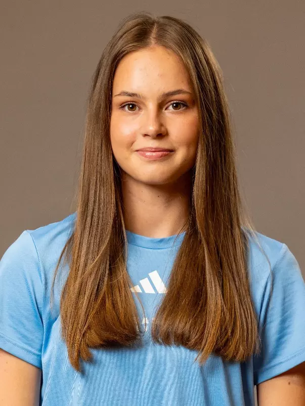 Alisa Reznik headshot