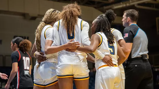 Roos huddle vs. Denver