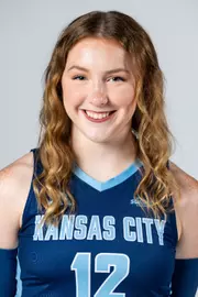 Chloe Kaminski Headshot