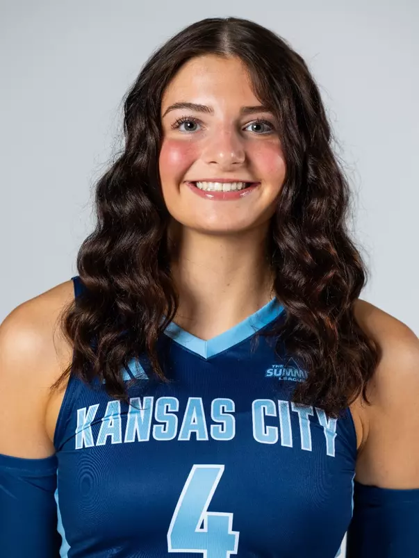Natalie Ptacek Headshot