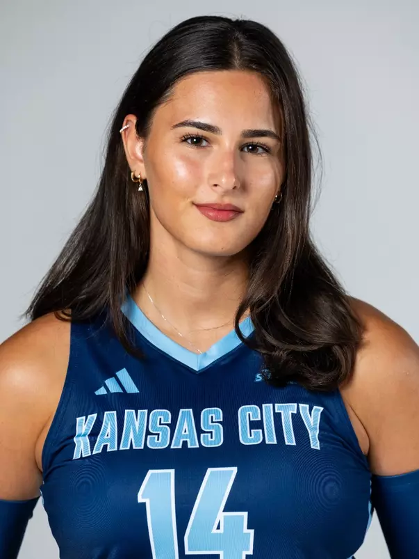Mila Zoric Headshot