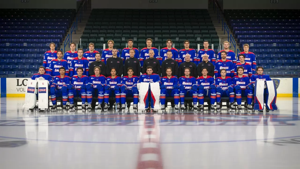 2026-27 Ice Hockey Team Photo