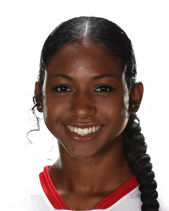 Mia Issac Headshot