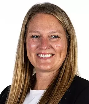 Carley Kuhns headshot